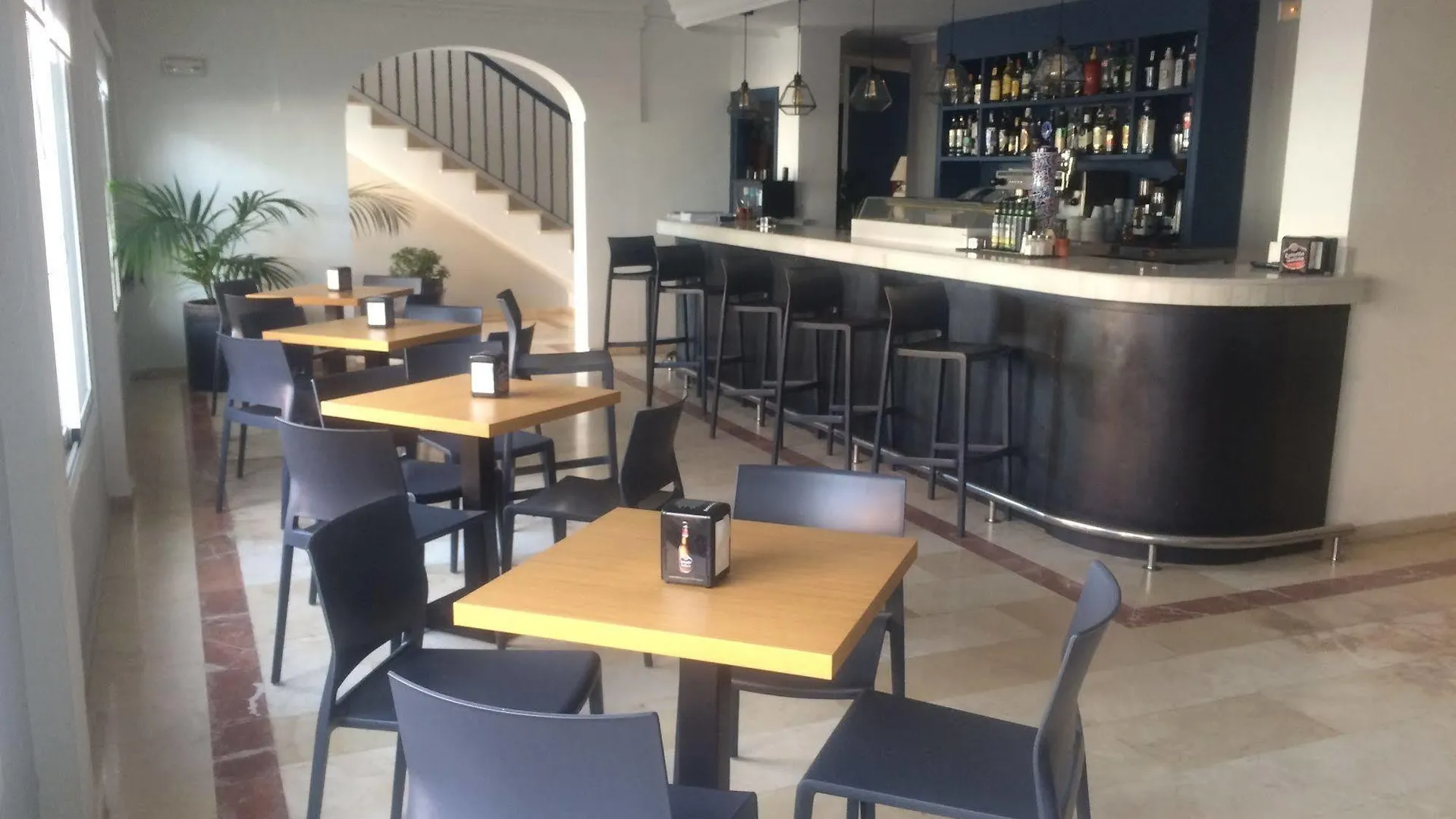 Hostal Drago Pueblo Nuevo de Guadiaro Affittacamere